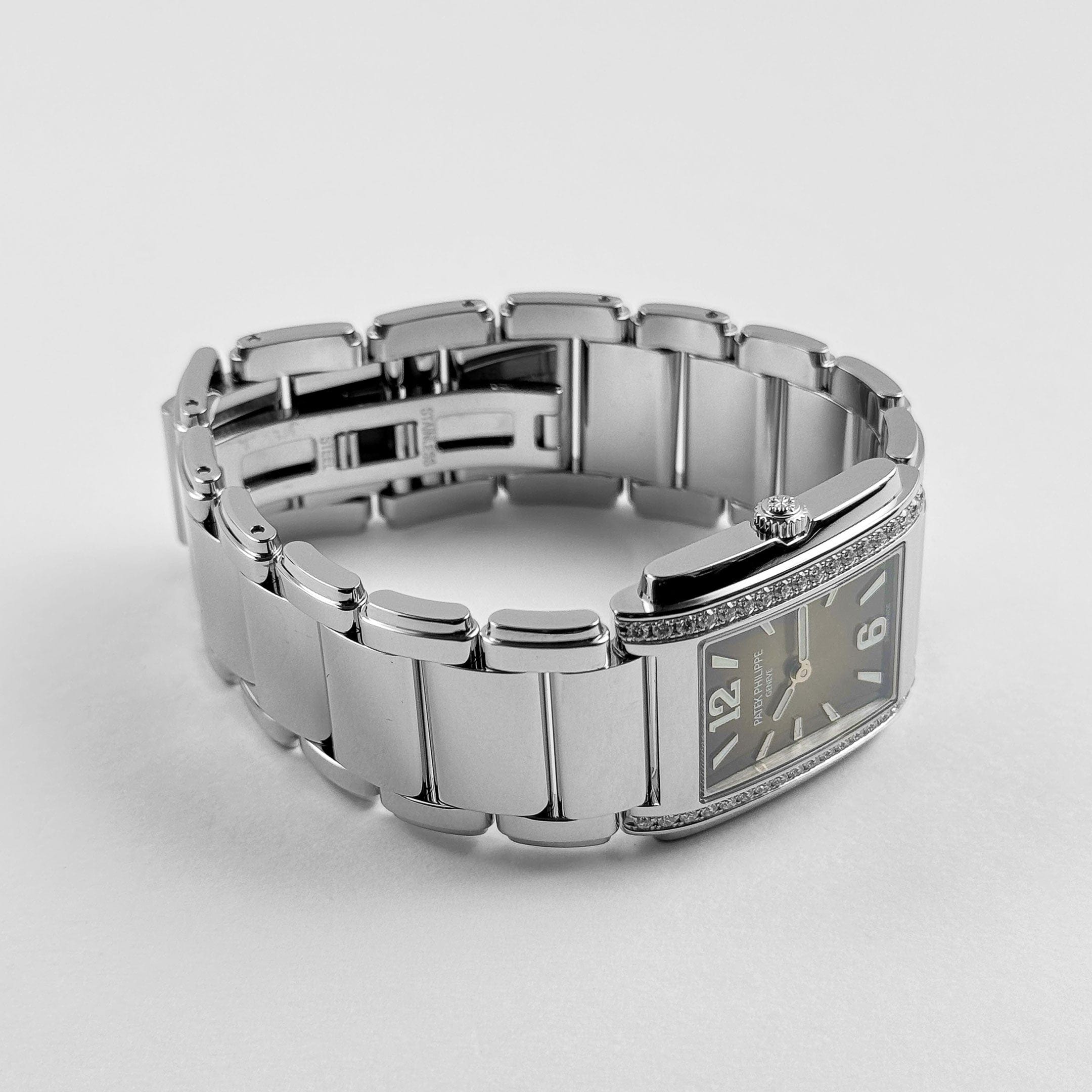 Patek Philippe Twenty-4 4910/1200A-010 'Ladies' Stainless Steel Gray Dial Diamond Bezel Quartz (2024)